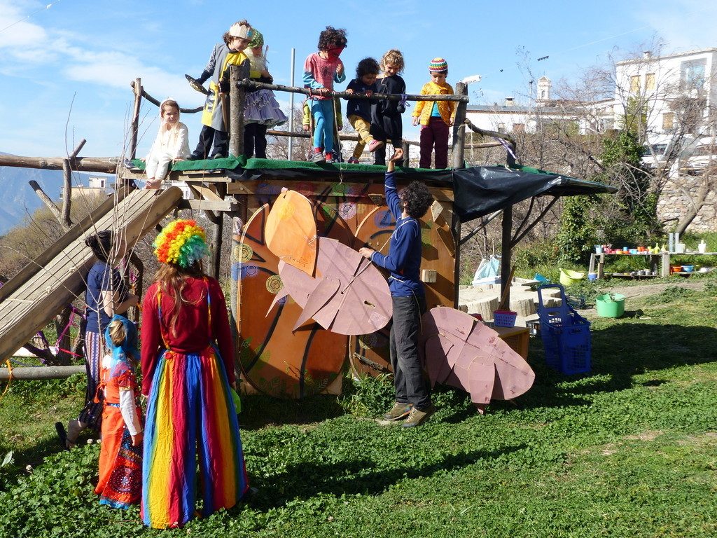 Carnaval: lucha contra la pulga gigante!